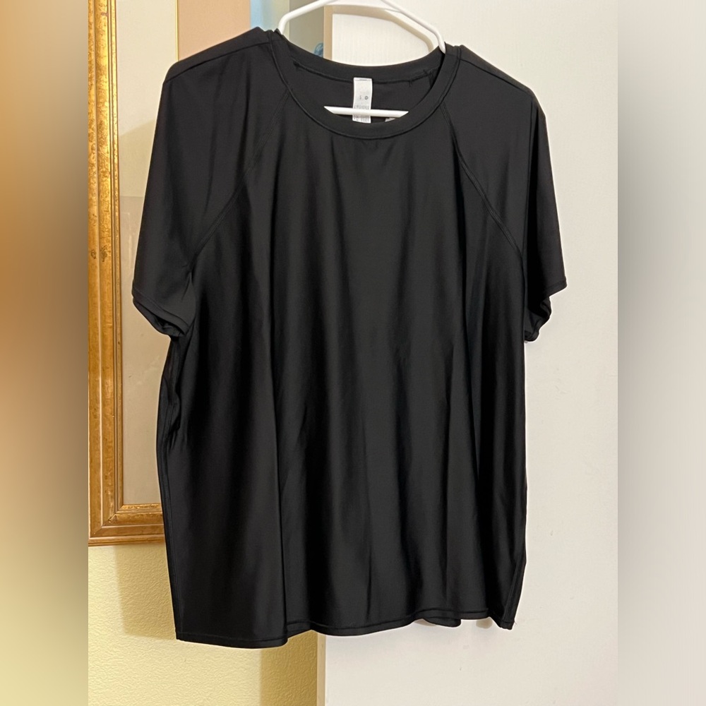 Lululemon Running Cycling Active Women Stretch Top .size Large. Like new